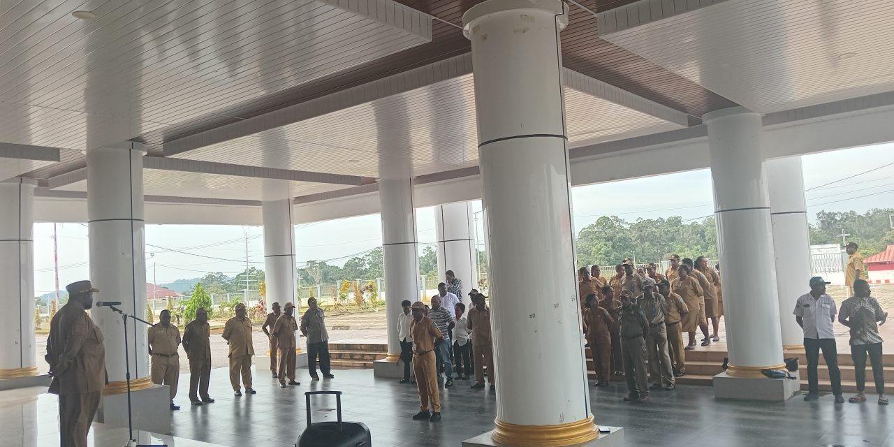 Sekda Maybrat Kencam Keras Honorer dan ASN yang Tidak Aktif Masuk Kantor, Gaji Ditahan dan SK Tidak Ditandatangani