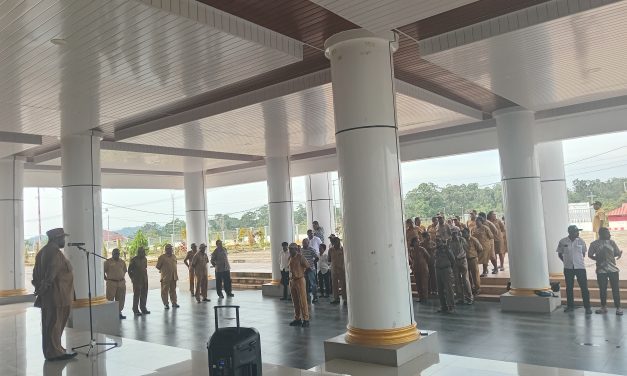 Sekda Maybrat Kencam Keras Honorer dan ASN yang Tidak Aktif Masuk Kantor, Gaji Ditahan dan SK Tidak Ditandatangani