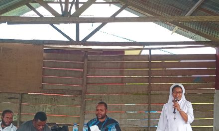 Panitia Peresmian Gereja Stasi Santo Yohanis Rasul Konja Serahkan Aset dan Sisa Dana Rp15 Juta ke Dewan Stasi, Suster Liza OSF Apresiasi Kerja Panitia