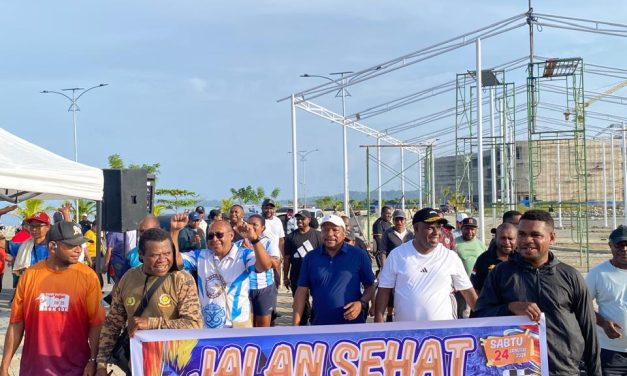 Wakil Bupati Maybrat Ferdinando Solossa Hadiri Kegiatan Jalan Santai Jelang Lepas Sambut dan Kongres I Kota Studi Hollandia Jayapura