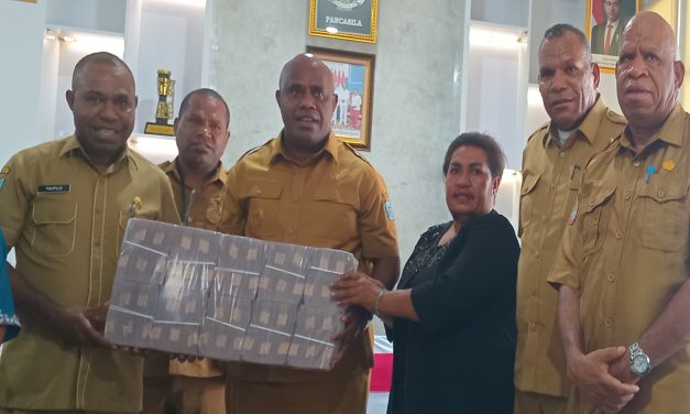 Pemda Maybrat Salurkan Rp1 Miliar dari Dana Otsus untuk Sukseskan HUT ke-75 Theofani
